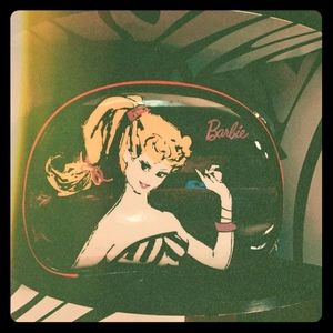 VINTAGE BARBIE COSMETIC ORGANIZER SOHO